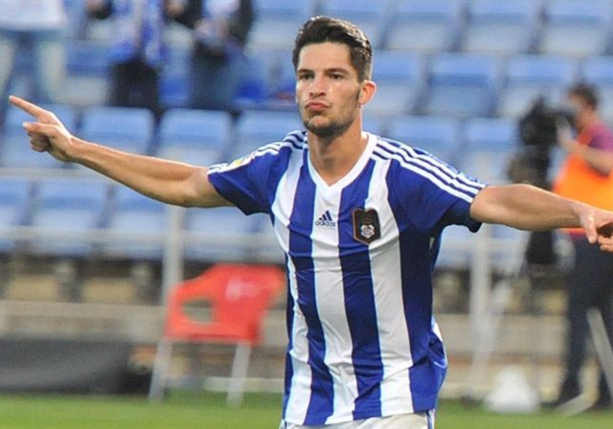 Caye Quintana celebrando un gol en su etapa en Huelva