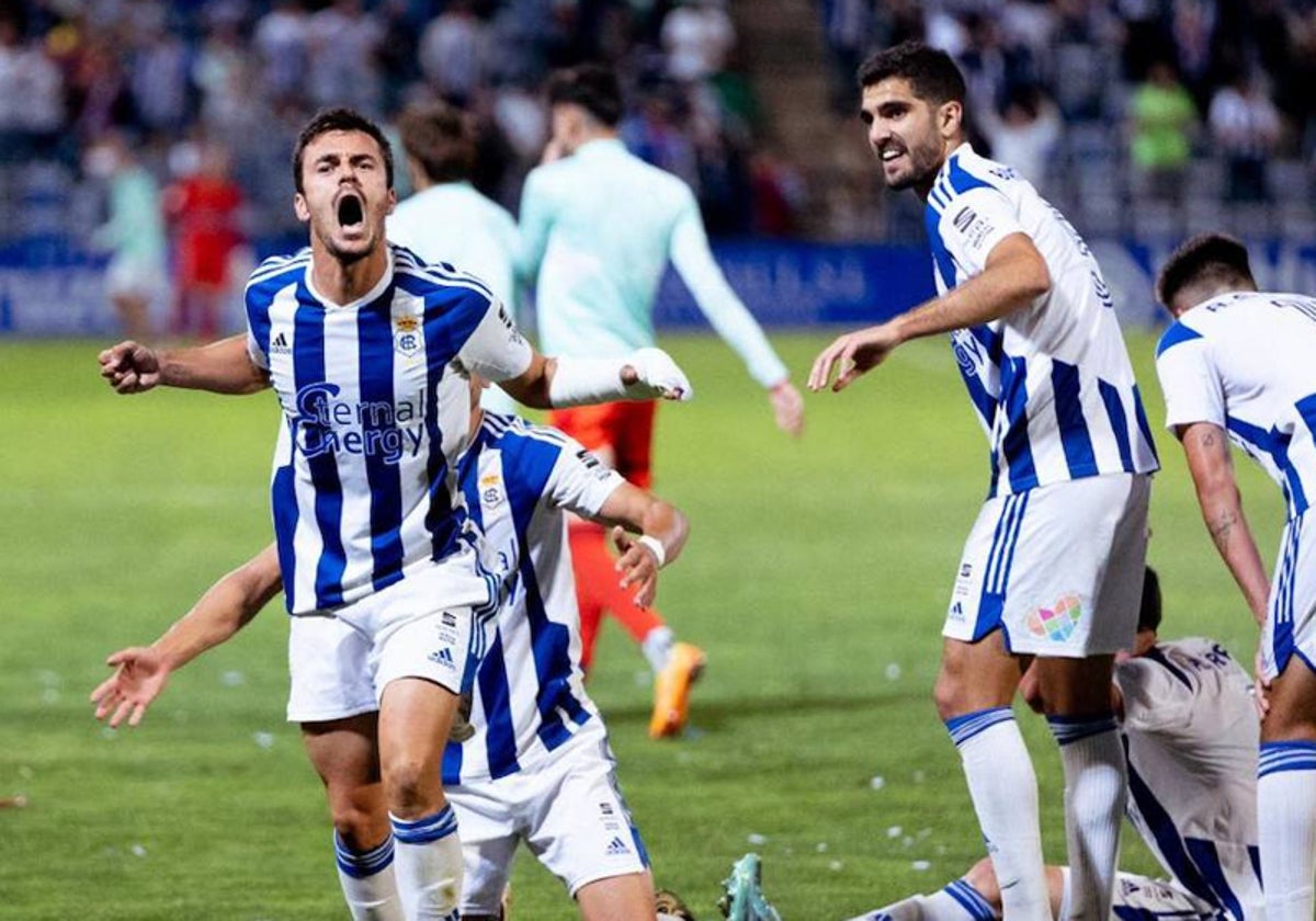 Nacho Heras celebrando el gol ante la Gimnástica Segoviana en el 'play-off'