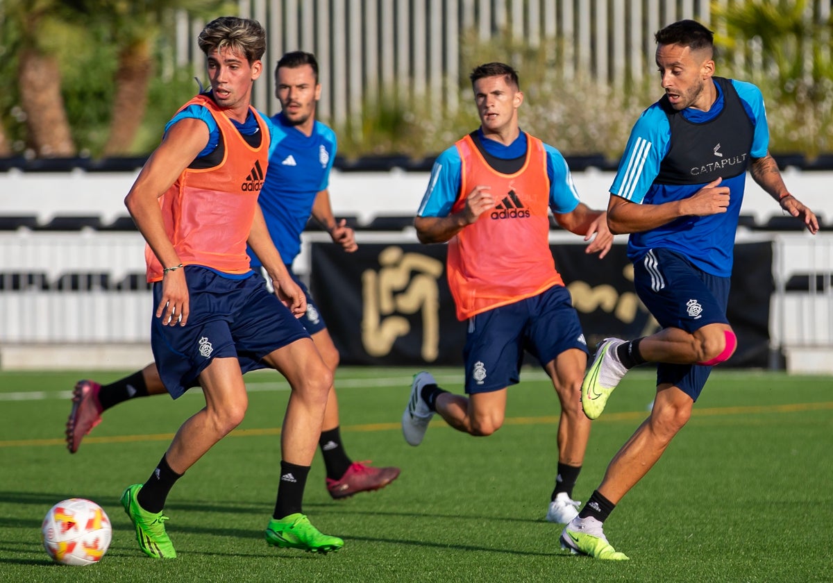 Alberto Trapero, Nacho Heras, Sergio Chinchilla e Iago Díaz en un entrenamiento en Lamiya