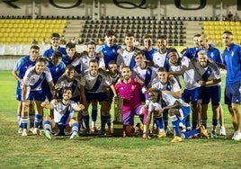 El Recreativo se lleva el Trofeo de la Bella en penaltis tras evidenciar virtudes y defectos