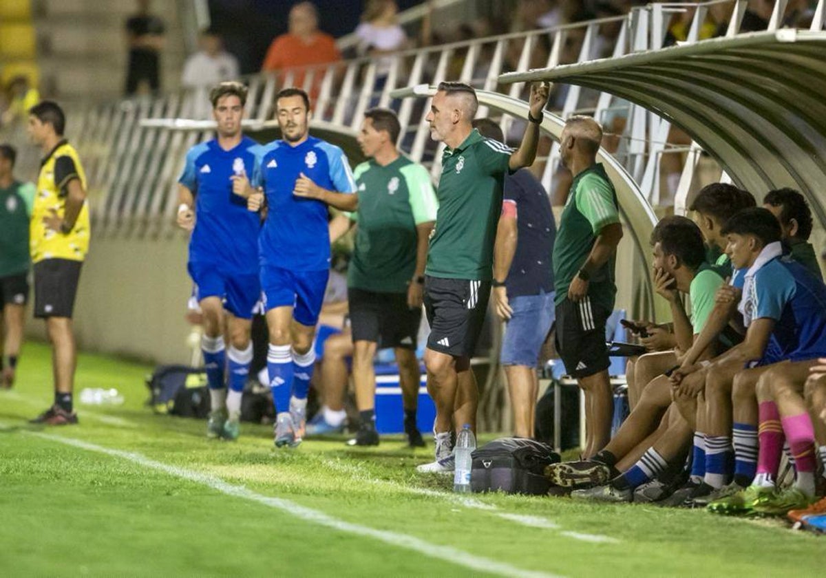 Abel Gómez sigue el San Roque-Recreativo