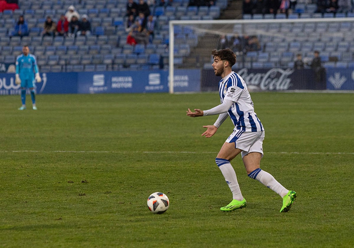 Javier Ajenjo en un partido con el Recreativo la pasada temporada