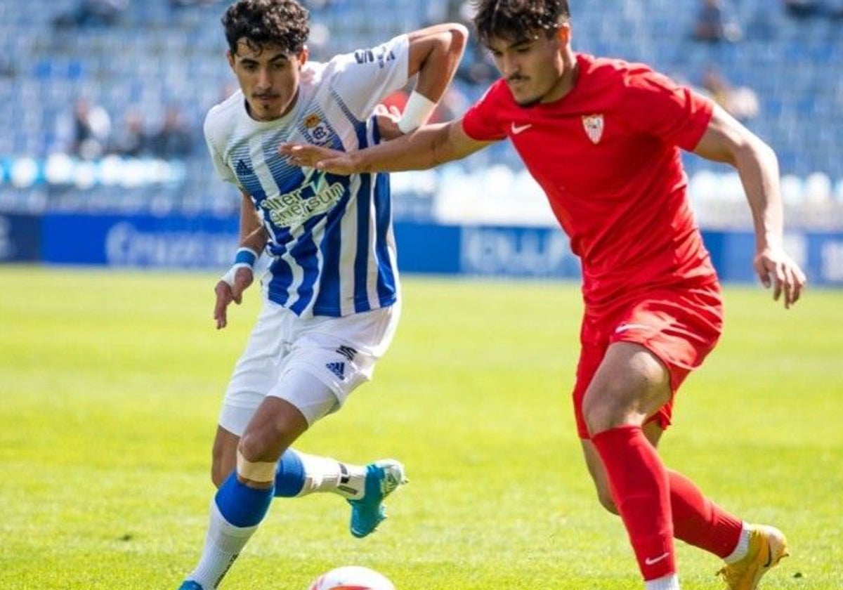 Pedro Pata en un partido en el Colombino con la camiseta del Recreativo