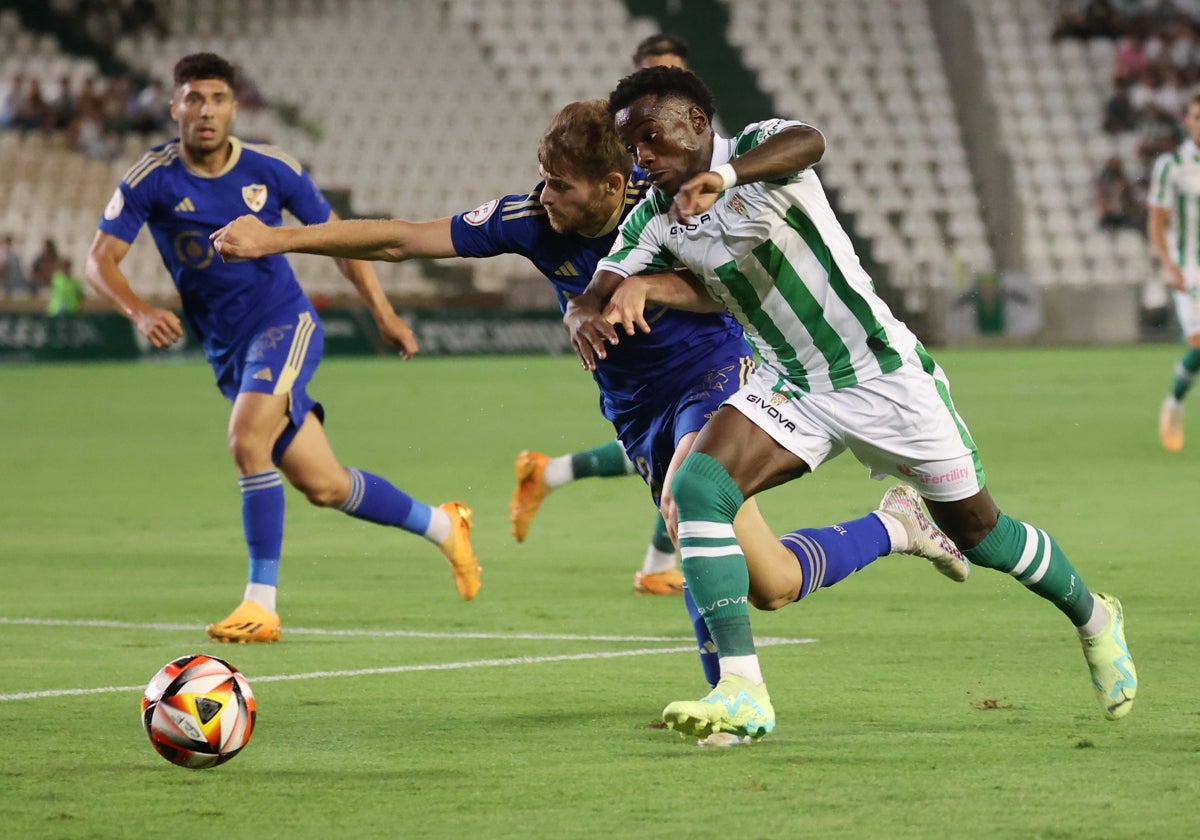 Diarra, del Córdoba, en el choque de hace dos jornadas en el que cayó ante el Linares