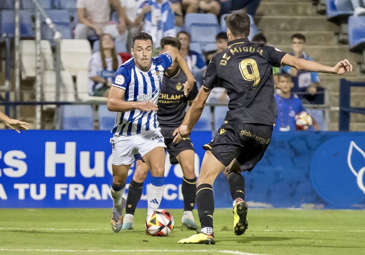 Nacho Heras durante la derrota sufrida por el Recreativo ante el Castellón