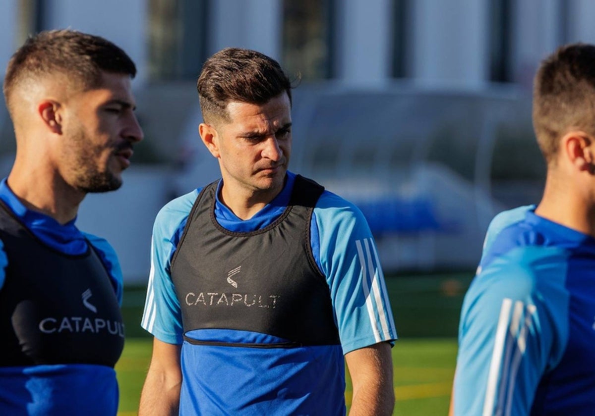 Juan Villar junto a Caye Quintana en un entrenamiento de la plantilla albiazul