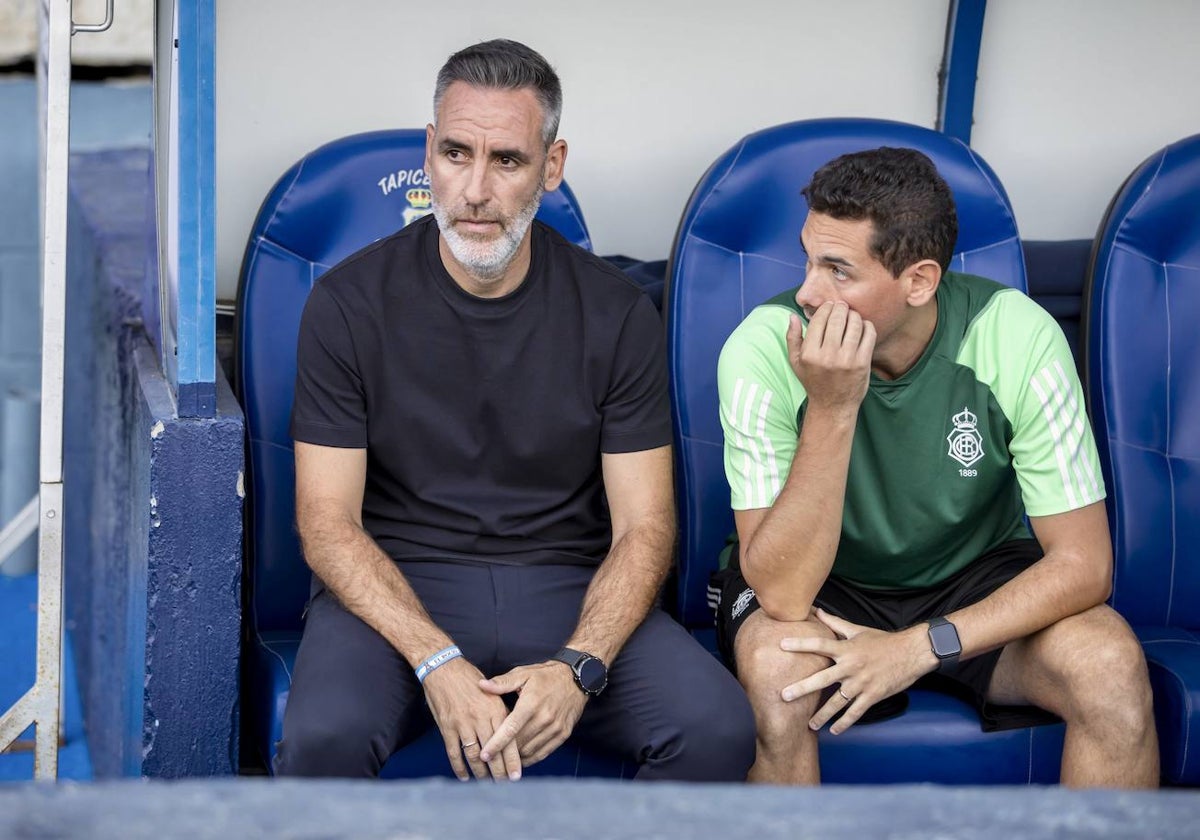 Abel Gómez, en el banquillo del Recreativo de Huelva esta temporada