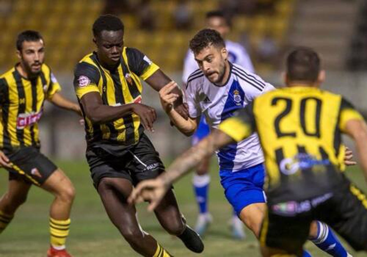 Un lance del San Roque de Lepe-Recreativo de Huelva del Trofeo de la Bella el verano pasado