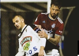 El Recreativo vio tres cartulinas rojas, la de Rubén Gálvez por «golpear en el pecho» a un rival en la tangana final