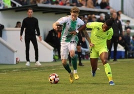 El Antequera también tropieza y permite al Recreativo abrir brecha en los puestos de 'play-off'