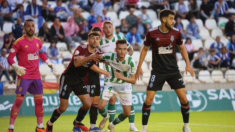 Alineaciones del Recreativo de Huelva - Córdoba CF de Primera RFEF 2023-2024: onces y banquillo de suplentes