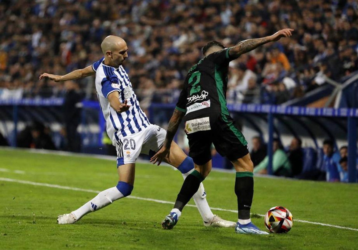 Gorka Iturraspe durante el empate del Recreativo frente al Córdoba