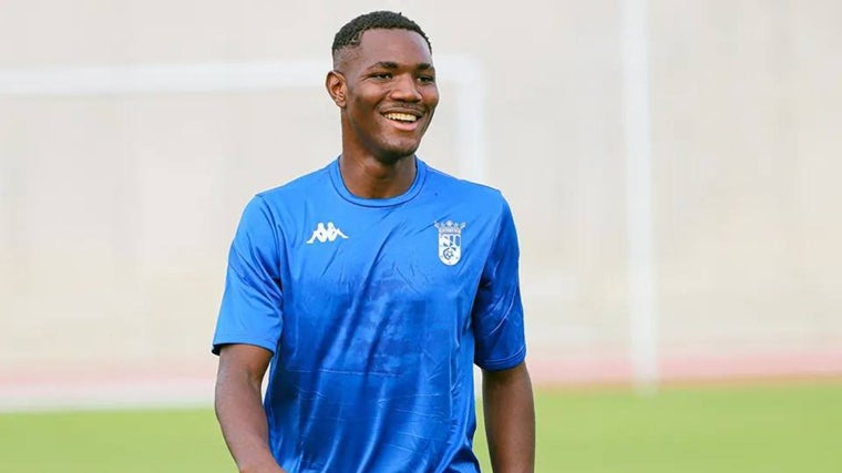 Uche, sonriente durante un entrenamiento, jugará las cuatro próximas campañas en el Getafe