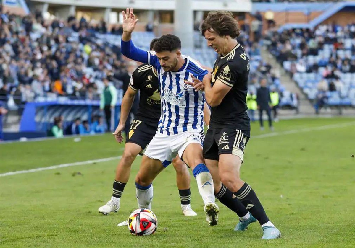 Luis Alcalde durante el Recreativo-Murcia de la primera vuelta en el Nuevo Colombino
