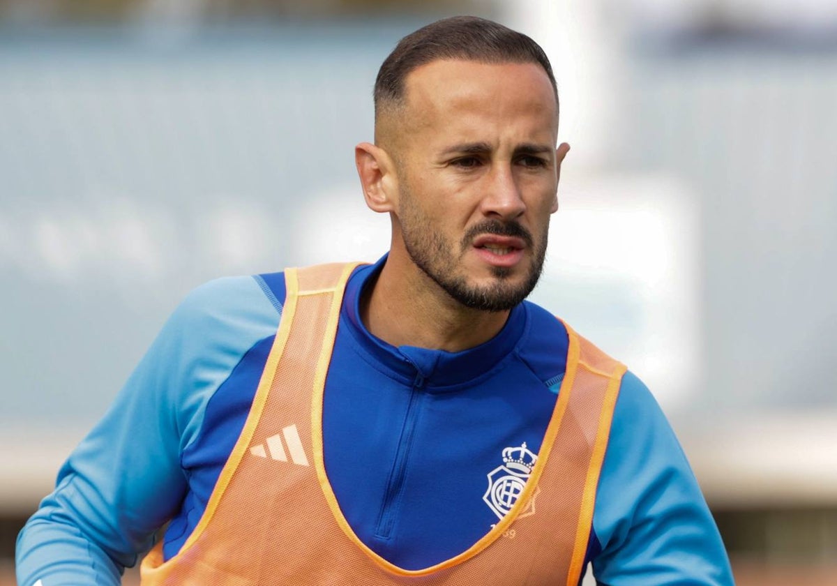 El central Alejandro Gálvez en un entrenamiento del Decano
