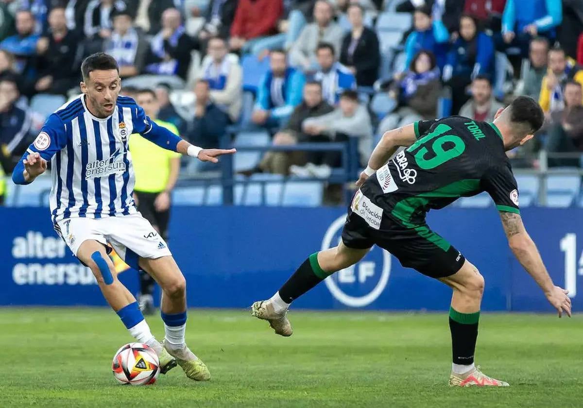 Iago Díaz quiere seguir en el Recreativo pero no sabe nada de su futuro