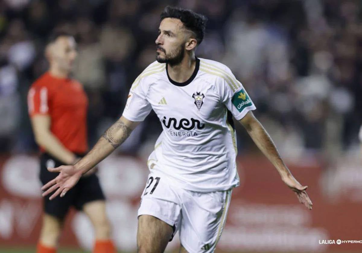 Alberto Quiles celebrando uno de sus diez goles con el Albacete esta temporada en Segunda División