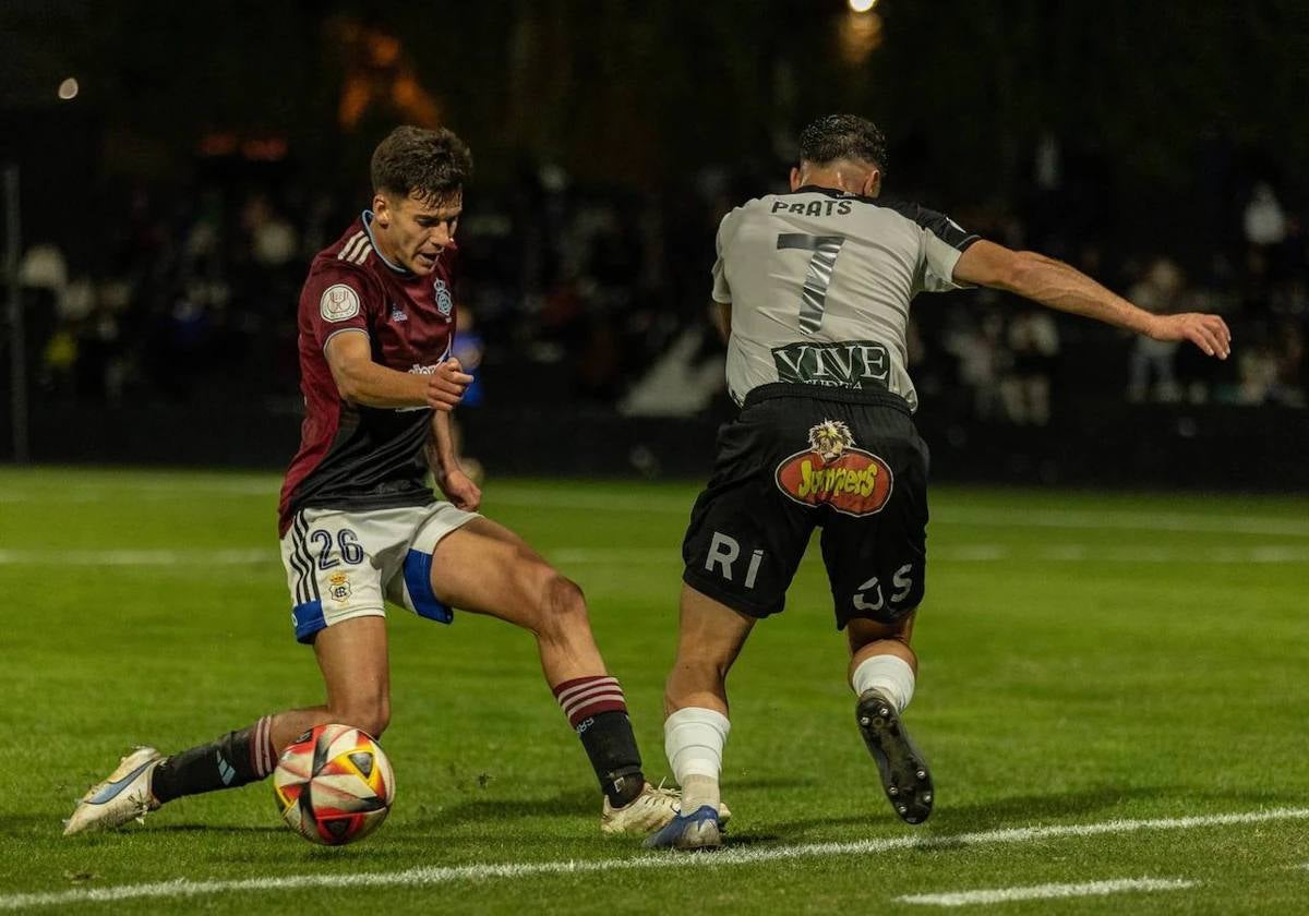 Ale Santos durante su debut con el primer equipo del Decano en Copa ante el Tudelano