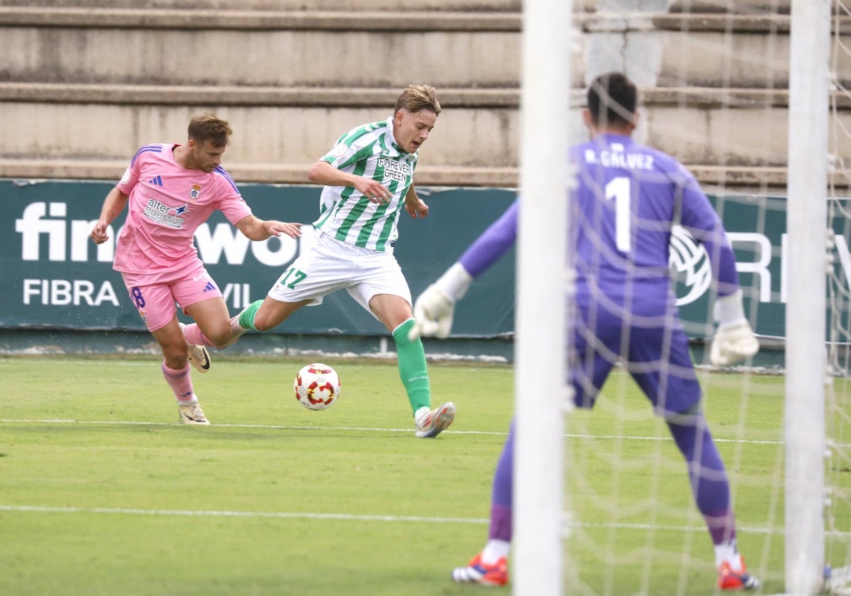 Dani Perejón no pudo sujetar prácticamente nunca a Jesús Rodríguez, figura del Betis Deportivo