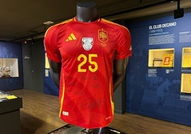 La camiseta de Fermín López en la Eurocopa ya puede contemplarse en el Museo del Recreativo
