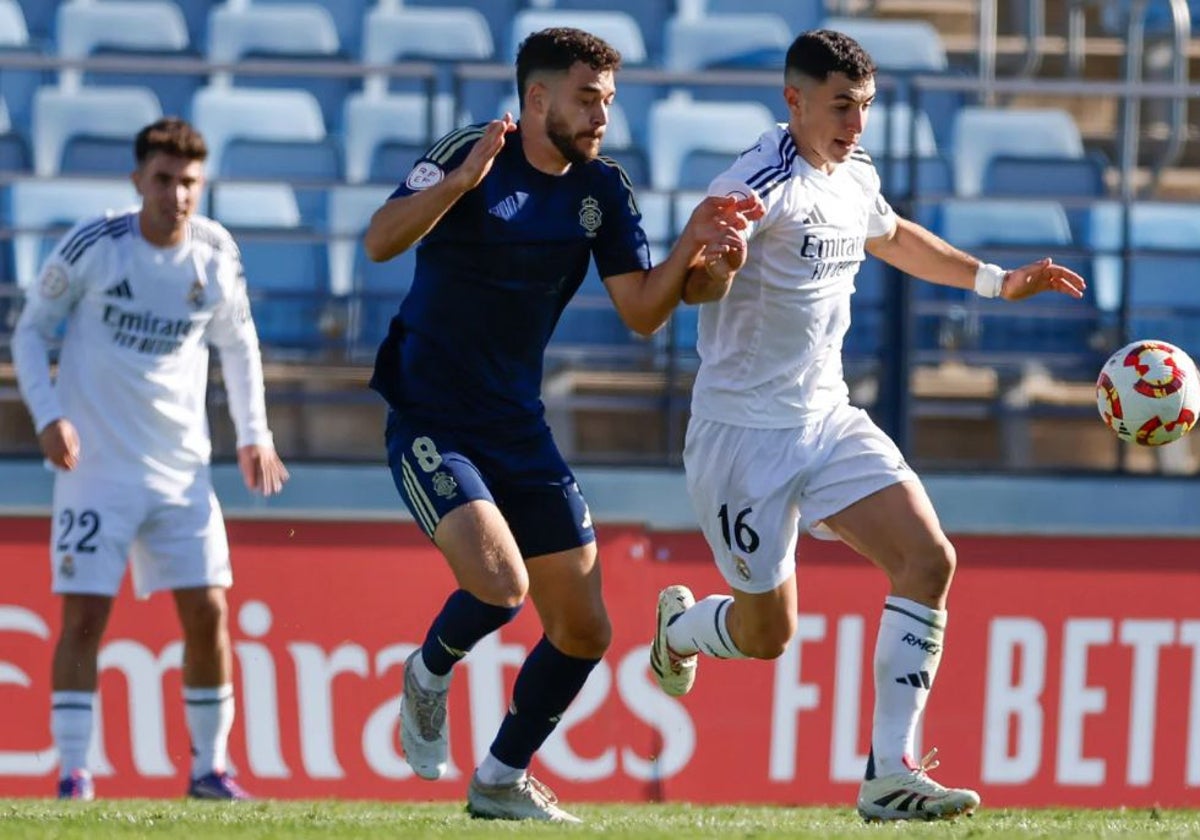 Luis Alcalde durante la derrota cosechada por el Recreativo en su visita al Real Madrid Castilla