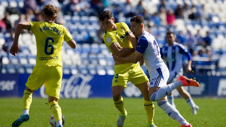 Sergi Armero durante el choque del pasado fin de semana contra el Villarreal B en el Nuevo Colombino