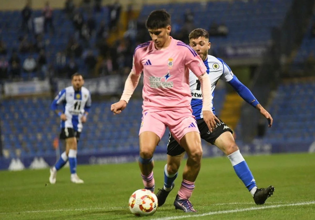 Paolo Romero durante el Hércules-Recreativo disputado en el estadio José Rico Pérez