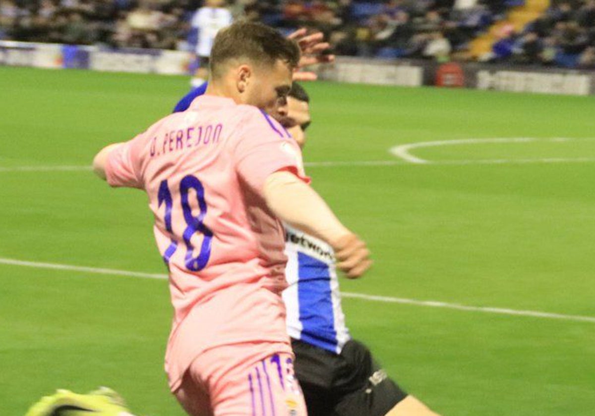 Dani Perejón volvió al once inicial del Decano y rindió a un gran nivel en Alicante