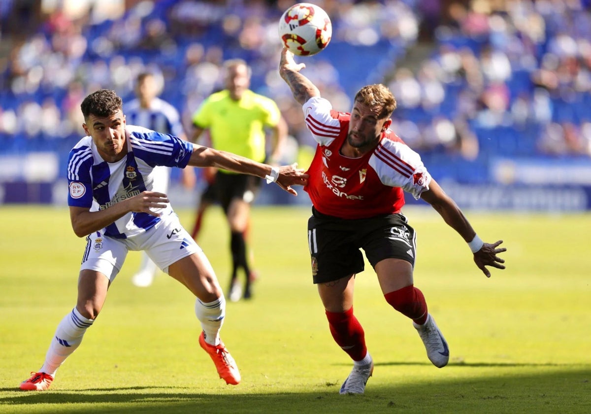 Rubén Serrano en el Recreativo-Murcia de la primera vuelta en el Nuevo Colombino