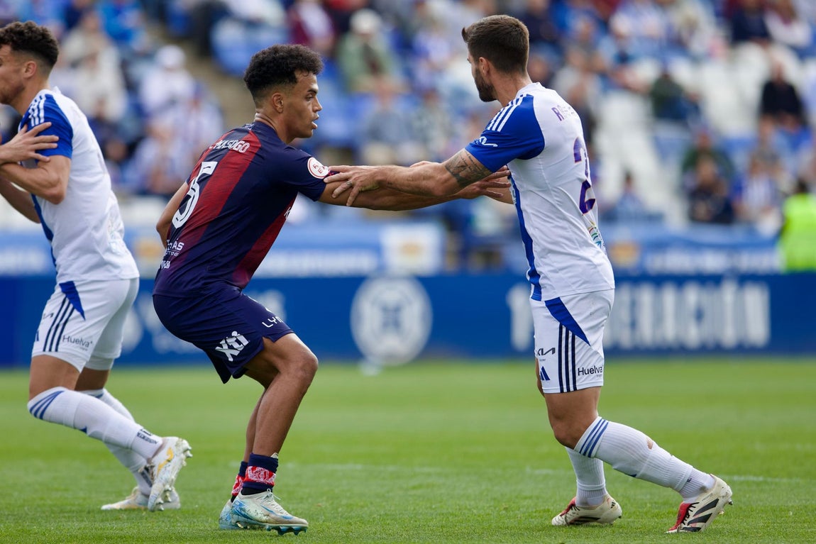 Las mejores imágenes de la victoria del Recreativo ante el Yeclano