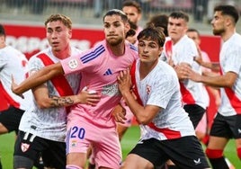 Sevilla Atlético - Recreativo de Huelva (2-0): resumen, goles y ruedas de prensa del partido de Primera RFEF 2024-2025