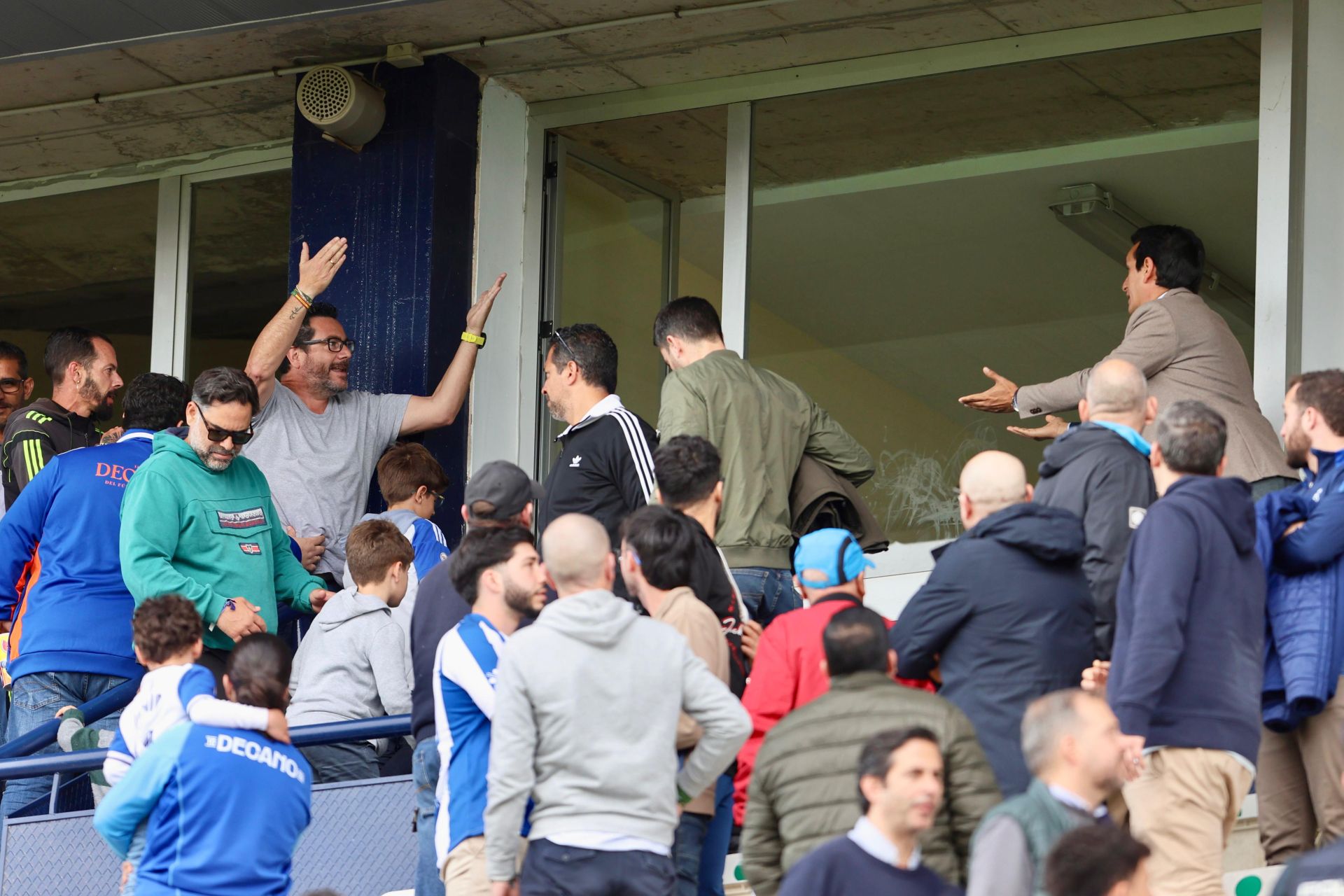 Recreativo - Castilla, en imágenes: La afición acabó muy cabreada