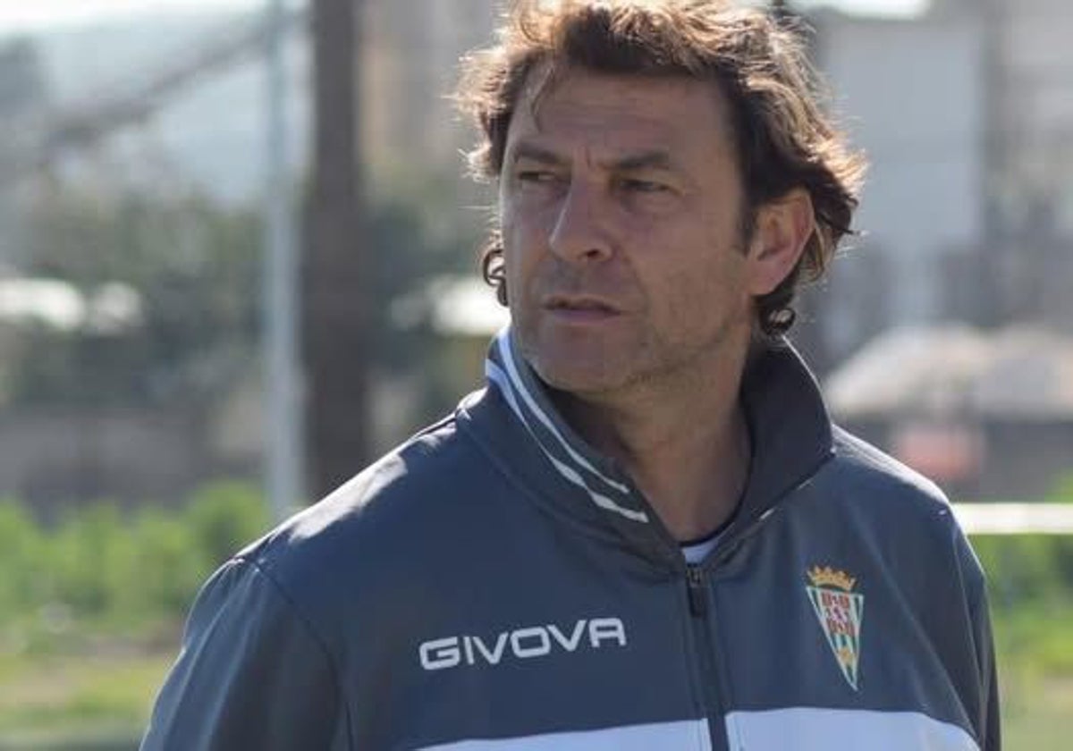 Raúl Galbarro en su etapa como entrenador del Córdoba juvenil