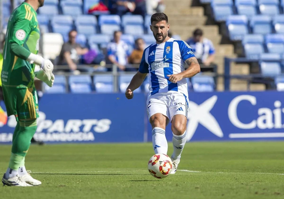 Raúl Navas, en un partido del Recreativo esta temporada