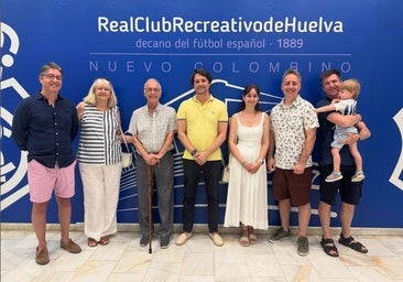 Nueva visita de los descendientes del fundador del Recreativo