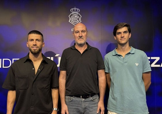 Jero Lario y David Gil, con Roberto Ríos