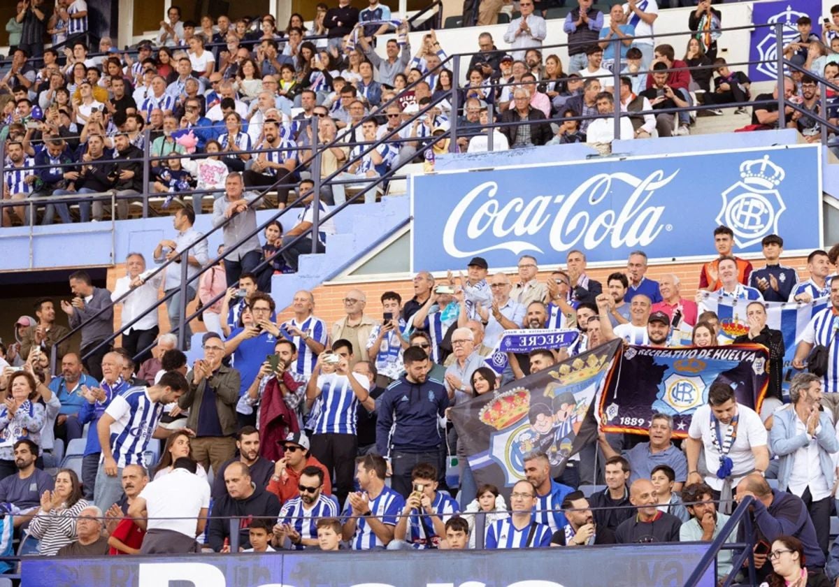 La afición del Recreativo de Huelva, en el estadio Nuevo Colombino
