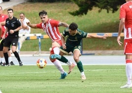 Pepe Mena pide «salir con el cuchillo entre los dientes» contra un Estepona que «va a estar arriba»