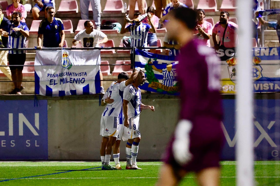 Las imágenes de la victoria del Recre en Estepona