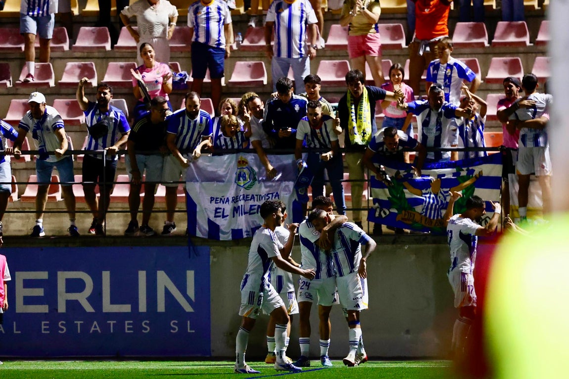 Las imágenes de la victoria del Recre en Estepona