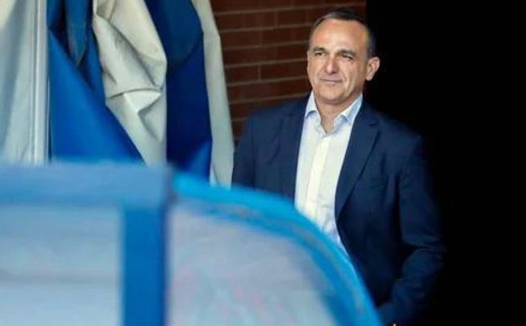 Imagen principal - Narciso Rojas en la imagen de arriba y en las dos de abajo Roberto Sánchez (izquierda) y Pablo Comas (derecha)