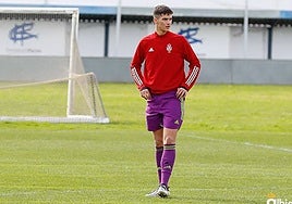 El portero 'capillita' del Recreativo: «Para mí Dios es fundamental y lo afronto todo tan tranquilo porque tengo su respaldo»