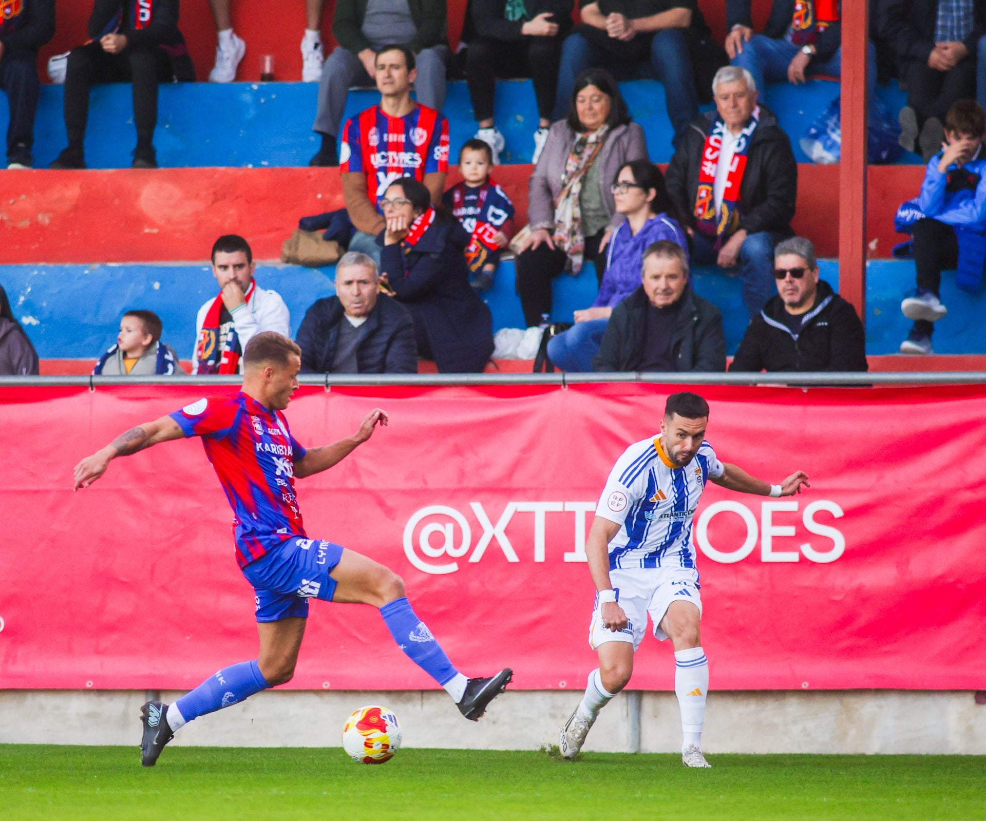 Las imágenes de la derrota del Recreativo ante el Yeclano en La Constitución