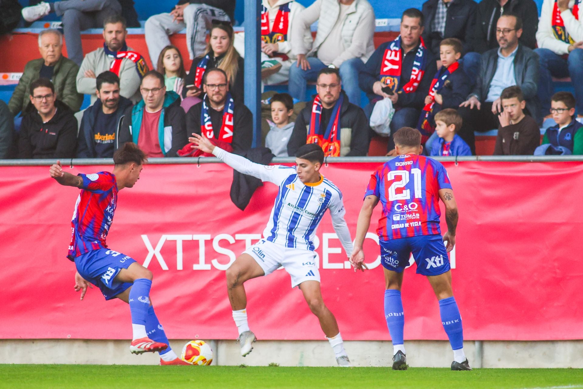 Las imágenes de la derrota del Recreativo ante el Yeclano en La Constitución