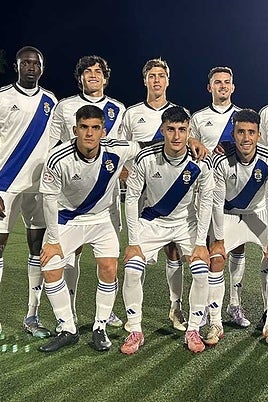 Formación inicial del Decano en su amistoso en Rociana