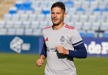 Caye Quintana durante un entrenamiento del Recreativo en el Nuevo Colombino