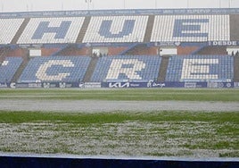 El césped del Colombino encharcado el día que debía haberse disputado el Recre-UCAM Murcia