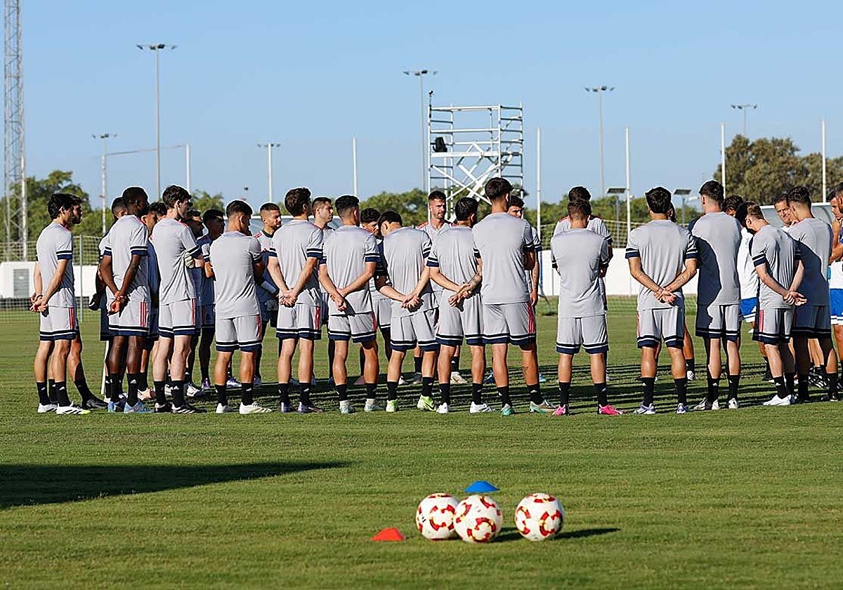 Los jugadores del Recreativo en un entrenamiento en la Ciudad Deportiva