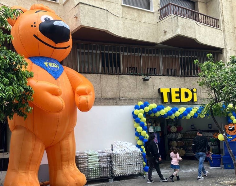 La tienda TEDi abierta en la calle Jesús Nazareno de Huelva