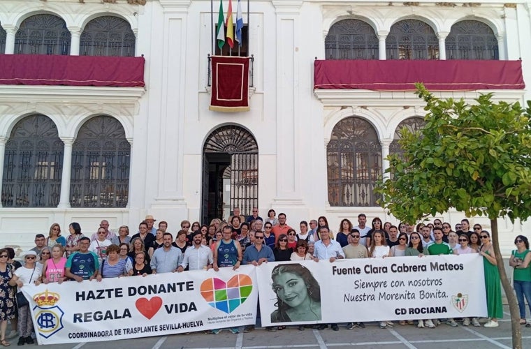 El acto de este viernes en la Plaza de España de Rociana del Condado